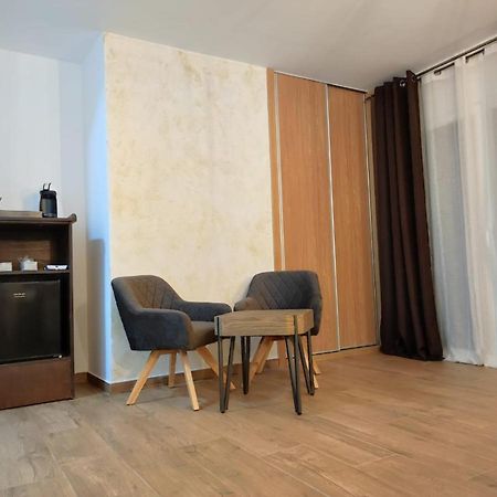 רואידרה Hostal Restaurante La Mancha מראה חיצוני תמונה