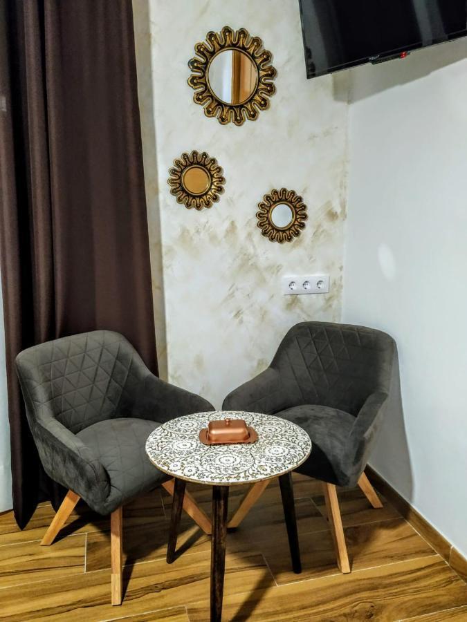רואידרה Hostal Restaurante La Mancha מראה חיצוני תמונה